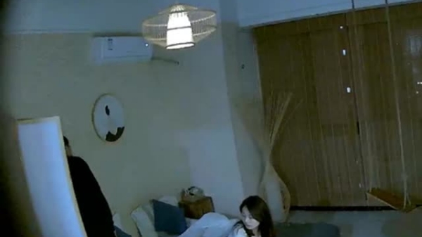 酒店偷拍实录：360度全景捕捉假日白领美女私密诱惑时刻